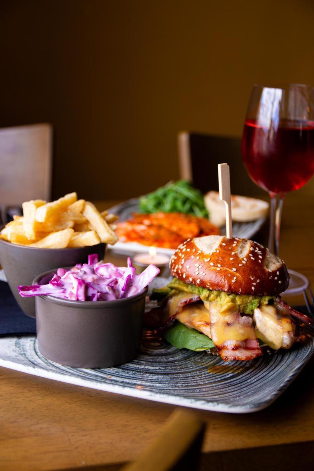 The Kings Head Inn, Home Of The Acle Steak المظهر الخارجي الصورة